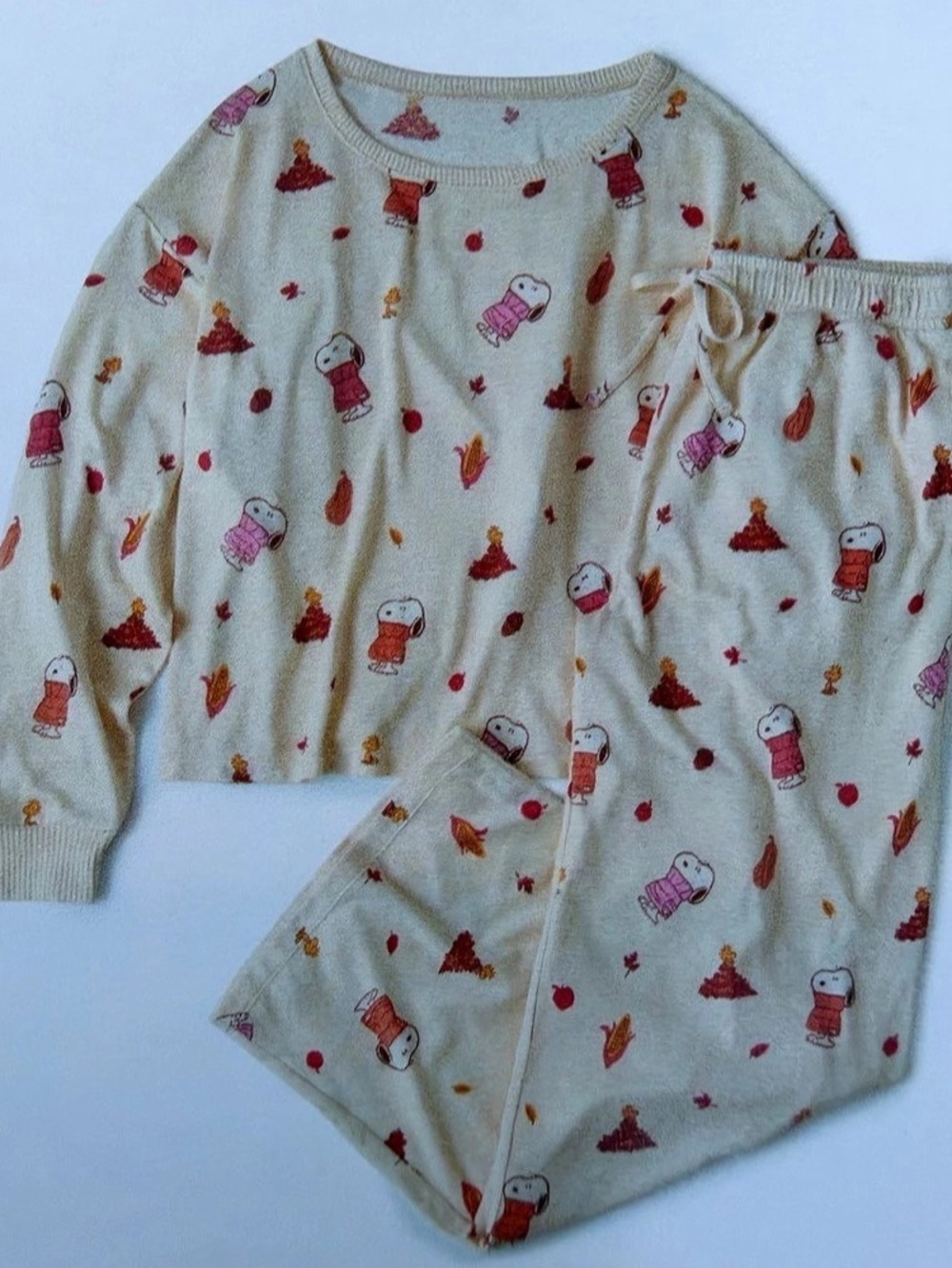 American Eagle AE Luxe Plush Lounge Set Snoopy Cream & Red Medium